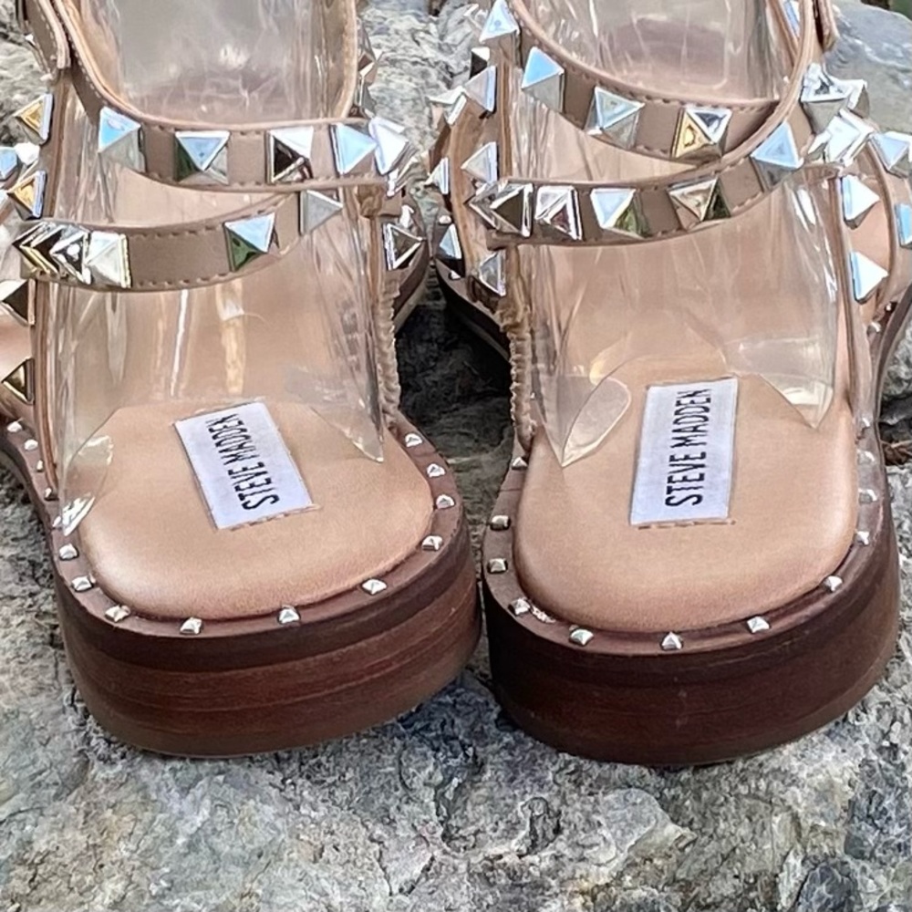 Steve Madden || Travel Sandal Studded Tan + Silver - Picture 3 of 11